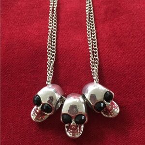 Silver 3 Skull Pendant Necklace LBN $10